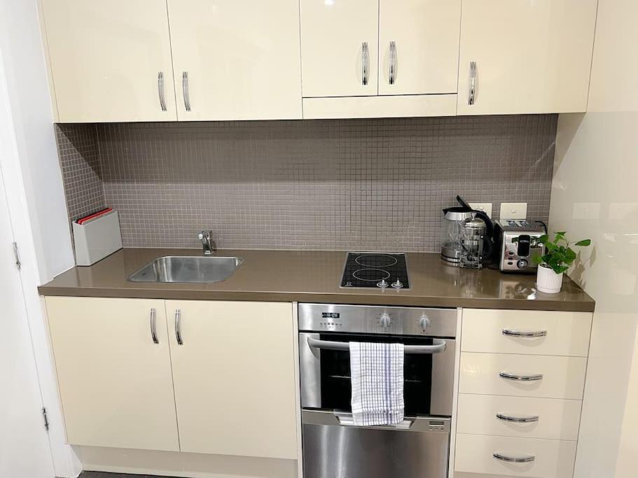 East Melbourne Unit With Courtyard 아파트 외부 사진