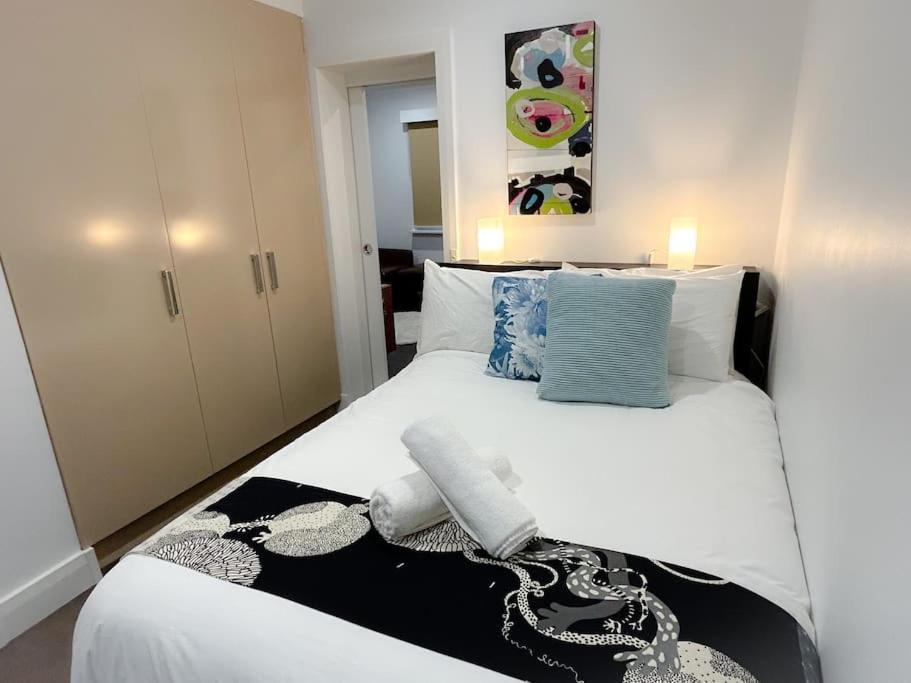 East Melbourne Unit With Courtyard 아파트 외부 사진